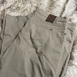 NWOT Brax Feel Good modern fit size 40/34